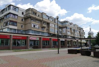 Spațiu comercial ultracentral, 200 mp singurul vad 100% pietonal Roman - 2