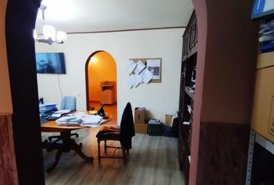 SE VINDE APARTAMENT 3 CAMERE SPATIOS SI RENOVAT IN ZONA PIATA RAHOVA - 3
