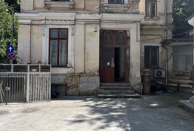 Casă individuală cu 13 camere în Batistei