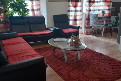 Apartament cu 3 camere semidecomandat în Florești