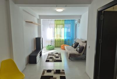 Apartament cu 2 camere semidecomandat, mobilat în Central