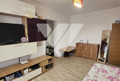Apartament cu 3 camere decomandat, mobilat în Trei Stejari