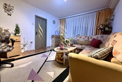 Apartament cu 3 camere semidecomandat, mobilat în Spitalul Județean