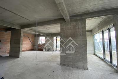 Spațiu comercial, de 147.4 mp, în Piața Cluj