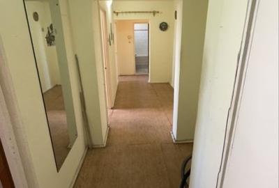 Apartament cu 3 camere decomandat în Titan