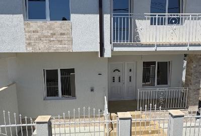 Duplex cu 4 camere în Est