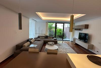 Apartament cu 4 camere decomandat, mobilat în Primăverii