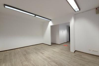 Spatiu birouri luminos, modern, cladire noua, parcare - 11