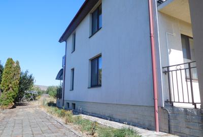 Casa individuala, teren si livada - 2