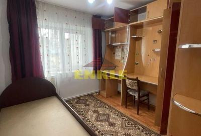 De închiriat apartament 4 camere decomandat - 3