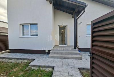 Casă individuală cu 3 camere în Sânpetru