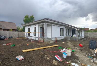 Casă individuală cu 4 camere în Exterior Vest