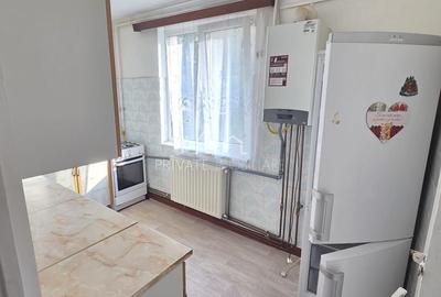 Apartament cu 3 camere decomandat în Sud