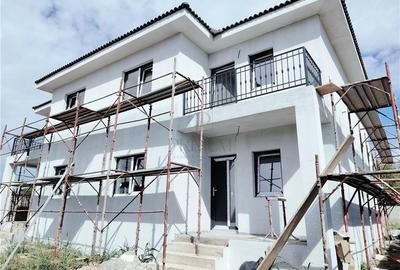 Duplex cu 5 camere în Moșnița Veche