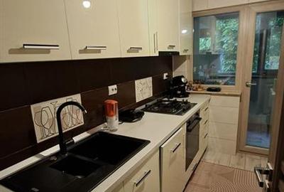 Apartament cu 2 camere semidecomandat în Podu Roș