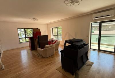 Apartament cu 4 camere decomandat, mobilat în Lacul Tei