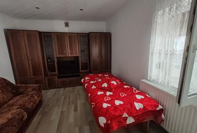 Casă cu 2 camere în Central
