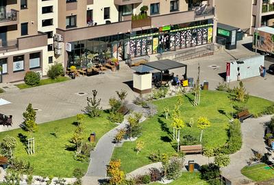 Apartament cu 2 camere decomandat în Tractorul