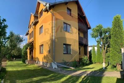 Casă individuală cu 15 camere în Central