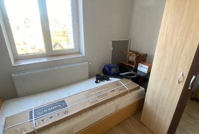 De vanzare apartament 3 camere - Fieni, etaj 2/4, aproape de Sinaia - 2