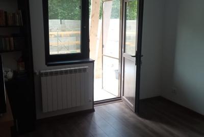 Vând apartament 3 camere decomandat în Dancu - 1