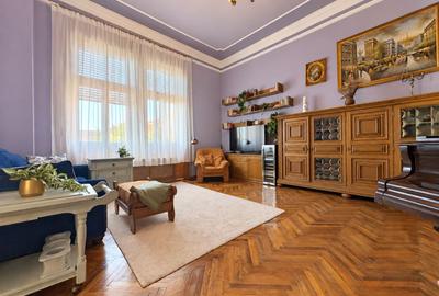 Apartament în Piața Libertății | Clădire istorică, balcon cu vedere spre piață - 17