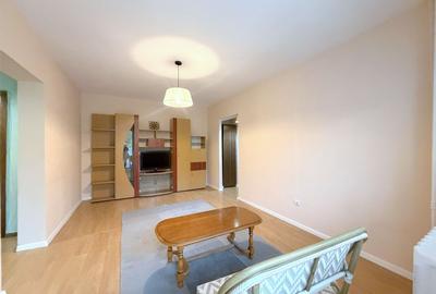 4 camere etaj 2 bloc 1982 vedere spate Teiul Doamnei - 1
