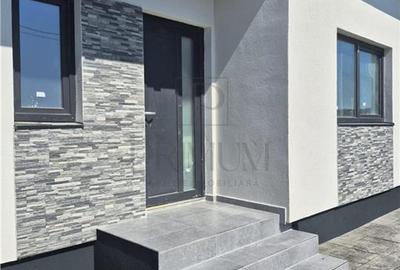 Duplex pe parter - 2 dormitoare - 3 bai ( o baie pe terasa ) - zona in plina dez - 7