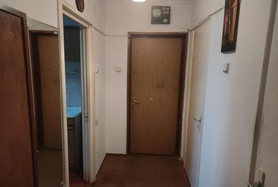 Apartament cu 3 camere în Baba Novac