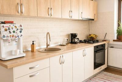 Apartament cu 2 camere decomandat, mobilat în Soarelui