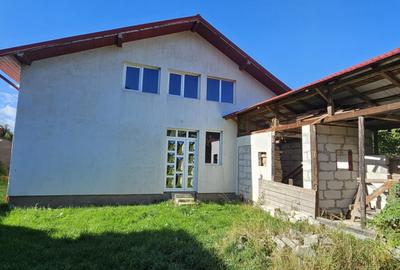 O casă nouă,teren generos și locul în care planurile de mâine pot începe astazi - 3