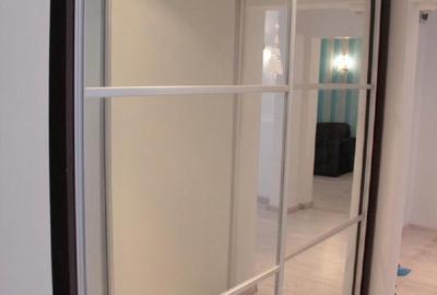 Apartament cu 3 camere decomandat, mobilat în Central