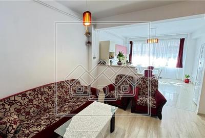 Apartament de vanzare cu 3 camere, balcon + parcare, mobilat si utilat - 14