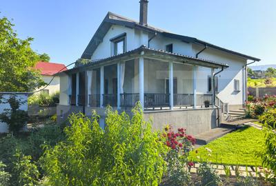 Casă individuală cu 5 camere în Bârnova
