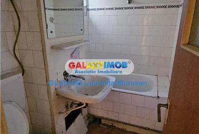 Vanzare apartament 3 camere semidecomandat Targoviste Micro 6 - 6