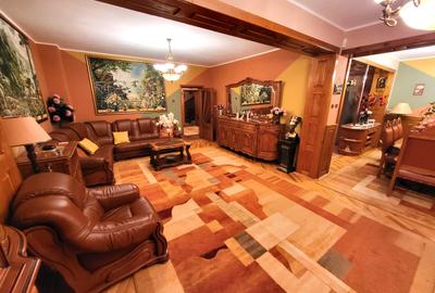 Casă cu 6 camere în Ultracentral