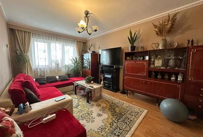 Apartament 3 camere decomandat zona Vasile Aaron - 1