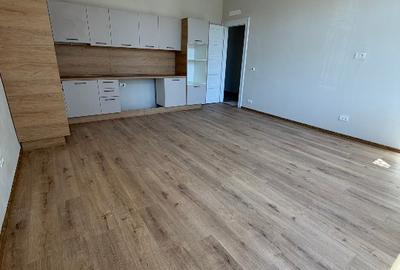 Apartament cu 3 camere decomandat, mobilat în Central