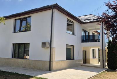De vanzare casa tip Vila - Livezeni - 1