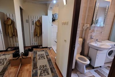 Apartament cu 2 camere nedecomandat în Astra