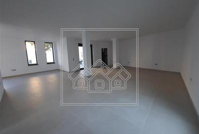 Spațiu comercial, de 81 mp, în Piața Cluj