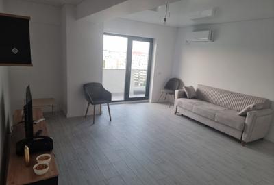 Apartament cu 2 camere decomandat în Nicolina