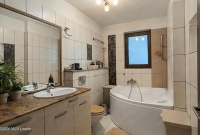 Padurea Cernica - Casa P+1+Pod Inalt, Lot pe Colt 250 Mp, Mobilata - 24