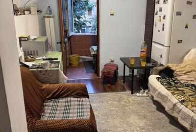 Apartament 2 camere, decomandat ,etaj 2,langa scoala 40 - 1