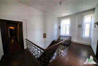 Apartament cu 4 camere  de vanzare, Ultracentral,  Kogalniceanu, curte si pod - 8