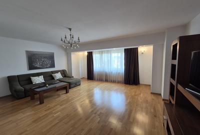 Apartament cu 3 camere decomandat, mobilat în P-ța Alba Iulia