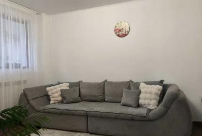 Apartament cu 2 camere decomandat în Micro 20
