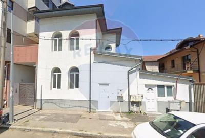 Casă individuală cu 7 camere în Eminescu