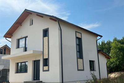 Casa cu 4 camere 5 ari teren - 2