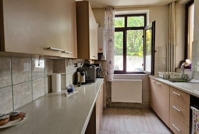 Parter 5 camere  in vila interbelica/curte/rezidential/comercial/renovat - 10